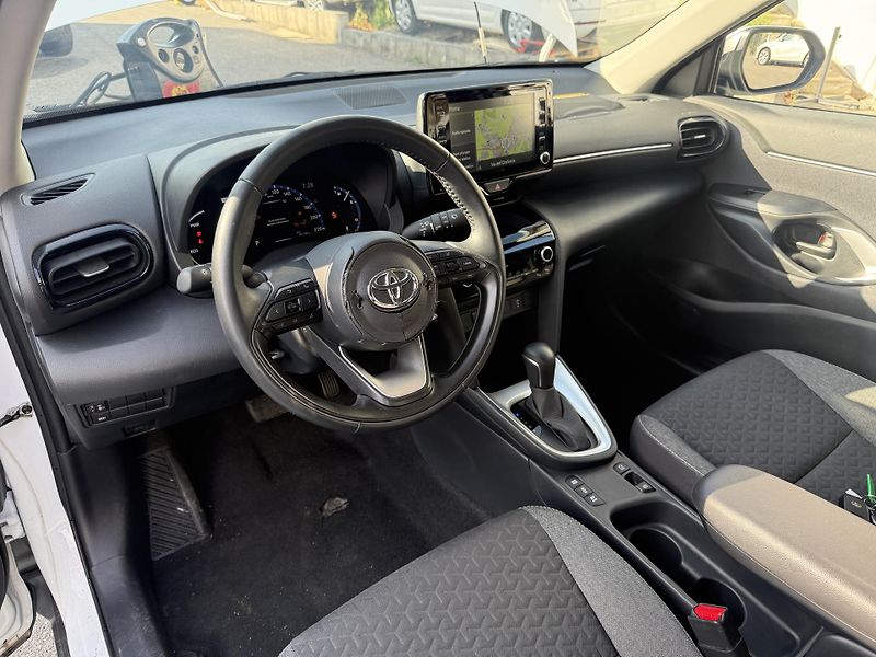 Toyota Yaris Cross Hybrid 68 kW - fotka 14 z 26