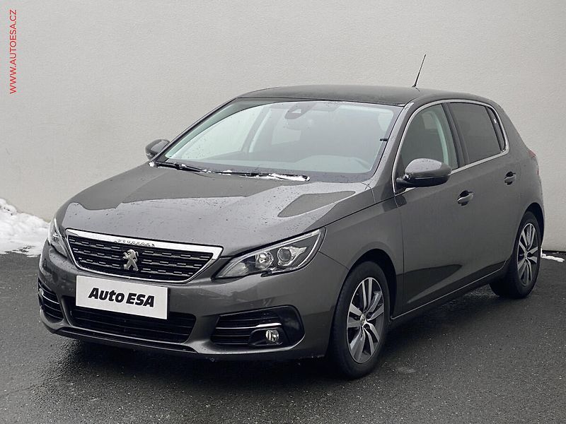 Peugeot 308 (2020) 1.2 PT, Allure, navi, panor - fotka 3 z 18