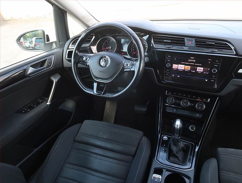 Volkswagen Touran (2017) Highline 1.8 TSI, Automat - fotka 7 z 22