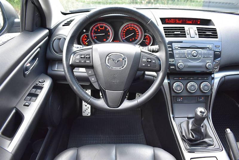 Mazda 6 2,5 16V    SPORT+,BOSE,1.M,TOP - fotka 11 z 22