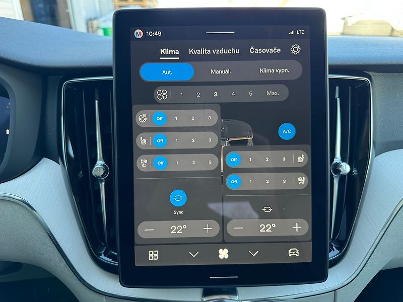 Volvo XC60 (2026) PLUS B5, 360°, Harman, Matrix - fotka 18 z 21