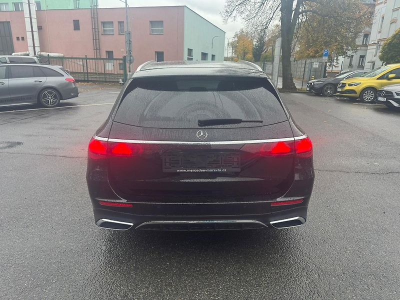 Mercedes-Benz Třídy E (2025) E 220 d 4MATIC kombi - fotka 6 z 23