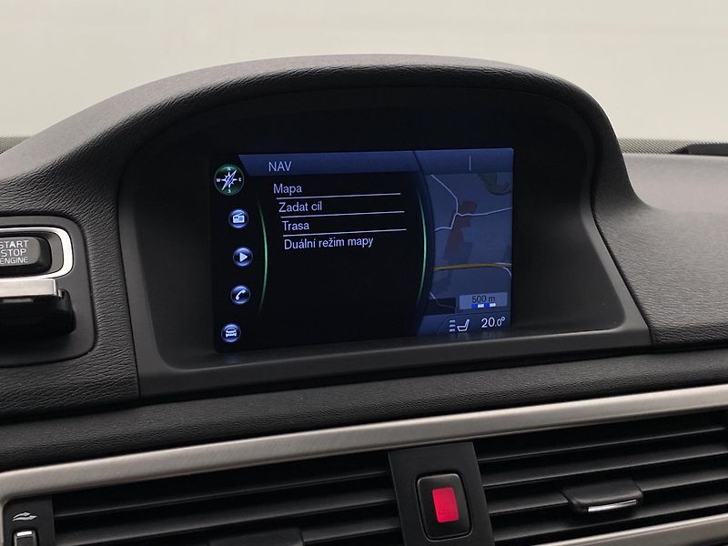 Volvo XC70 D5 AWD SUMMUM REZERVACE - fotka 35 z 49
