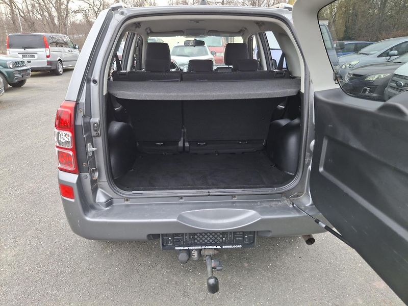 Suzuki Grand Vitara 2.0 benzin  Rezervace - fotka 15 z 43