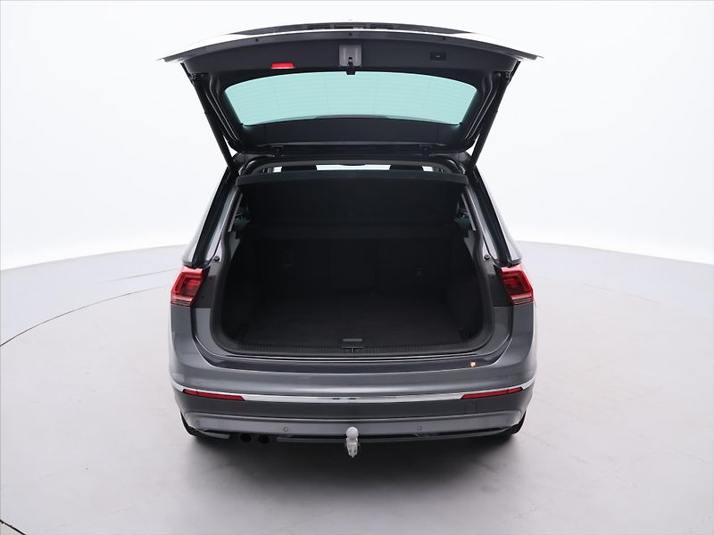 Volkswagen Tiguan 2,0 TDI Highline 4x4 DSG DPH - fotka 8 z 26