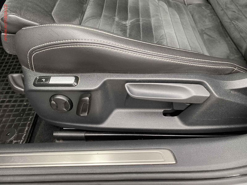 Volkswagen Passat (2019) 2.0TDi, 1.maj,ČR, Elegance - fotka 14 z 19