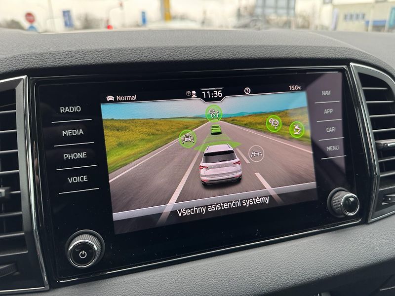 Škoda Karoq (2023) Style 1.5 TSI DSG - fotka 14 z 20