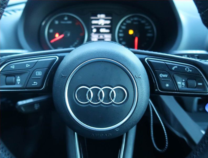 Audi A3 (2016) Ambition 1.6 TDI, Automat - fotka 16 z 16