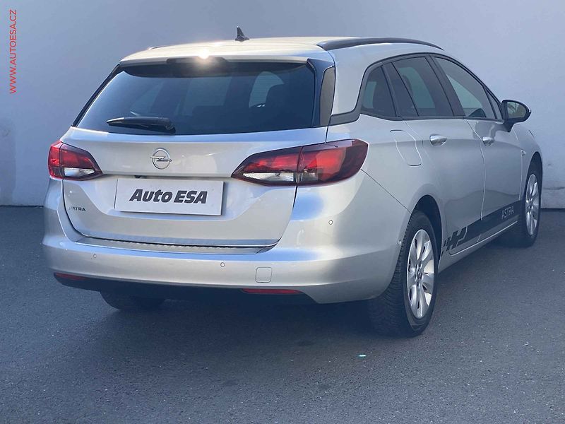 Opel Astra (2019) 1.4 T, Edition, navi, kamera - fotka 4 z 17