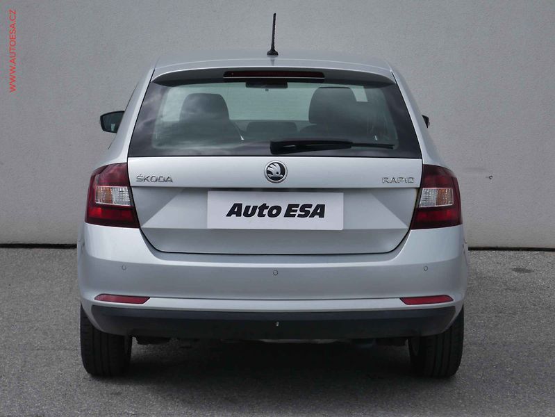 Škoda Rapid (2018) 1.0 TSI, 2.maj,ČR, AC - fotka 5 z 21