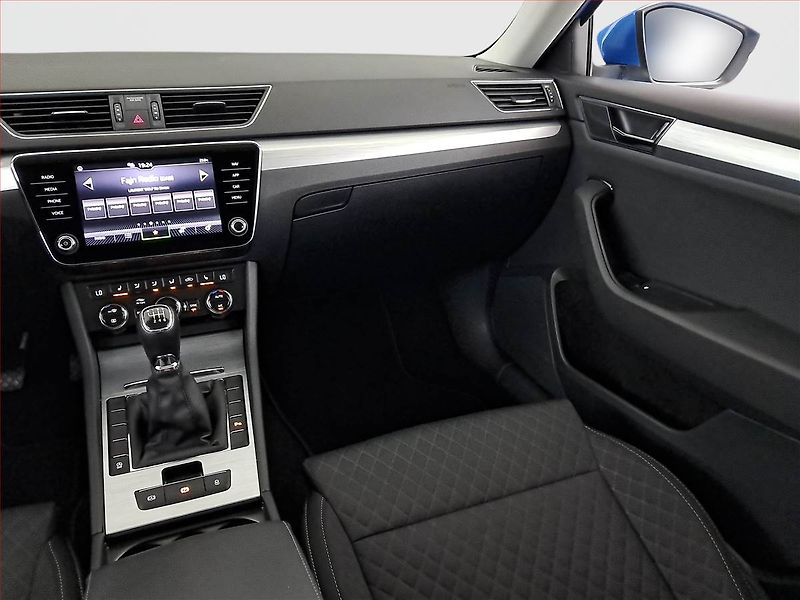Škoda Superb (2022) Ambition 2.0 TDI - fotka 8 z 19