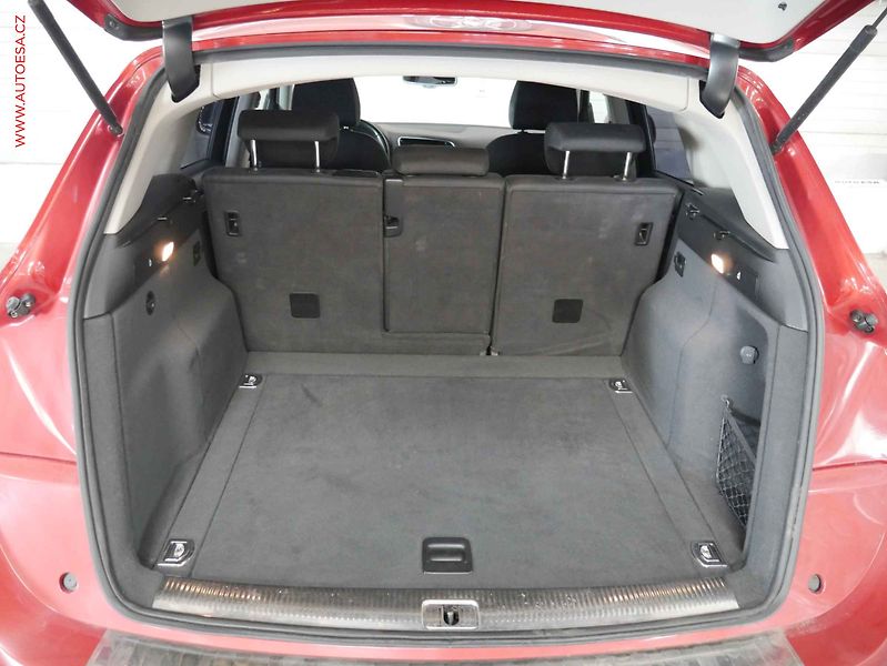 Audi Q5 (2011) 2.0 TDI quattro, ČR, AT - fotka 7 z 20