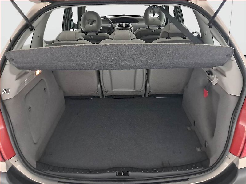 Citroën Xsara Picasso (2007) 1.6 HDi, po STK, levný provoz - fotka 14 z 18