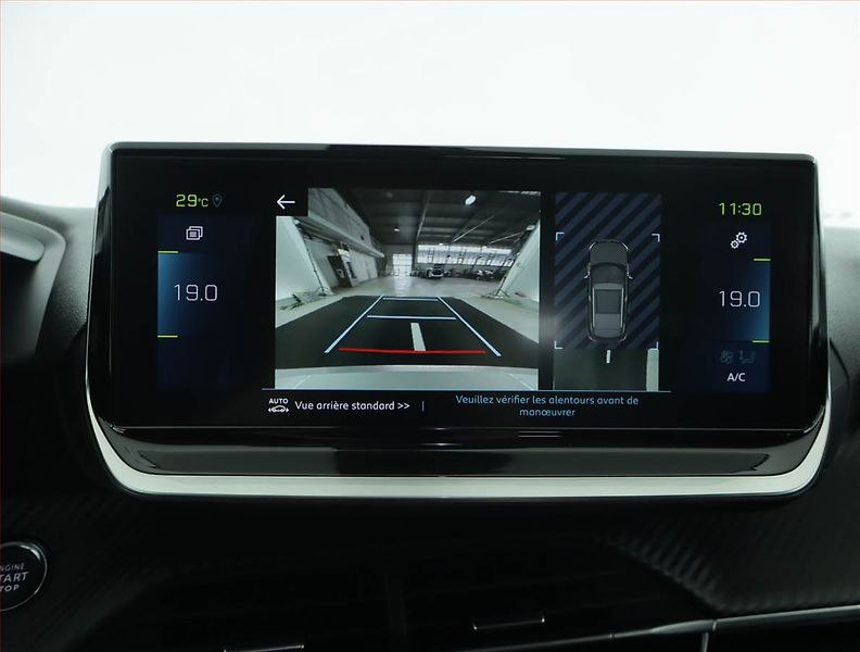 Peugeot 2008 (2022) 50 kWh, SoH 92% - fotka 16 z 19