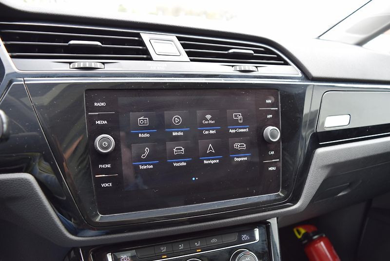 Volkswagen Touran (2018) 1.4TSI 110kw HIGHLINE TAŽ LED - fotka 31 z 50