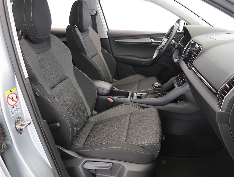 Škoda Karoq (2023) 1.5 TSI, digi klima - fotka 9 z 23