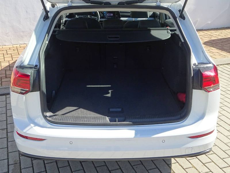 Volkswagen Golf (2022) 1,0TSi /81kW Variant Life - fotka 22 z 27