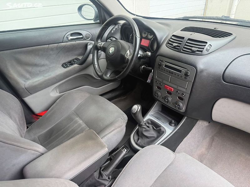 Alfa Romeo 147 (2005) 1.6i, 77kw L+Z pneu - fotka 10 z 19
