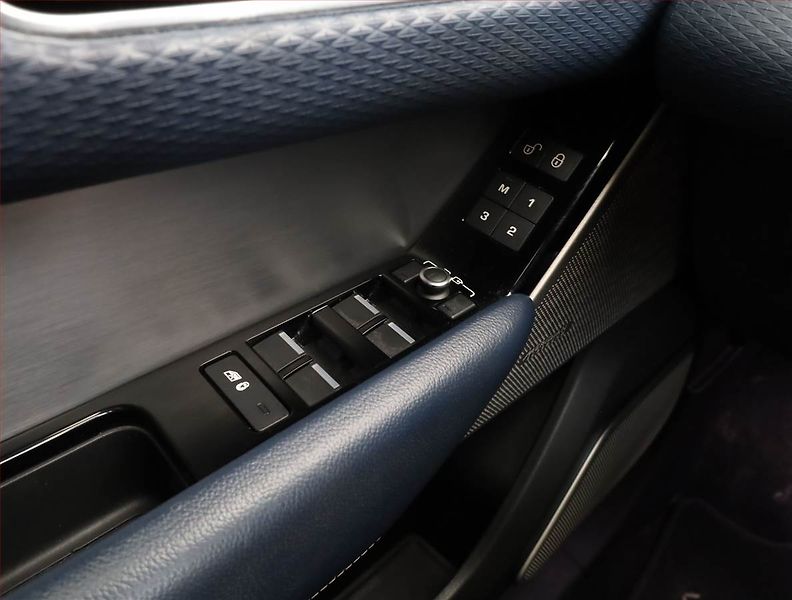 Land Rover Range Rover Velar (2018) D240 - fotka 14 z 16