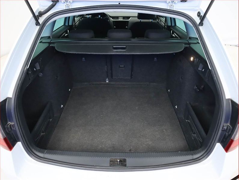 Škoda Octavia (2018) Elegance 1.5 TSI, Automat - fotka 14 z 21
