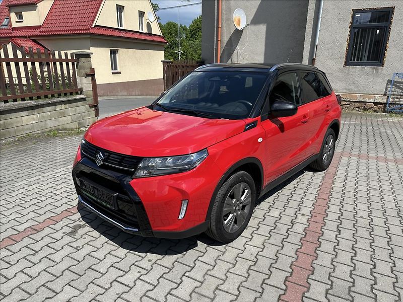 Suzuki Vitara 1,4 4x4 HYBRID - fotka 9 z 32