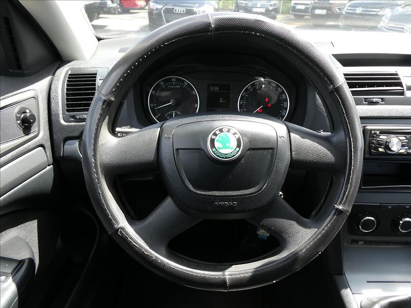 Škoda Octavia 1,2 TSi 77kW motor 110tKm,2xko - fotka 27 z 42