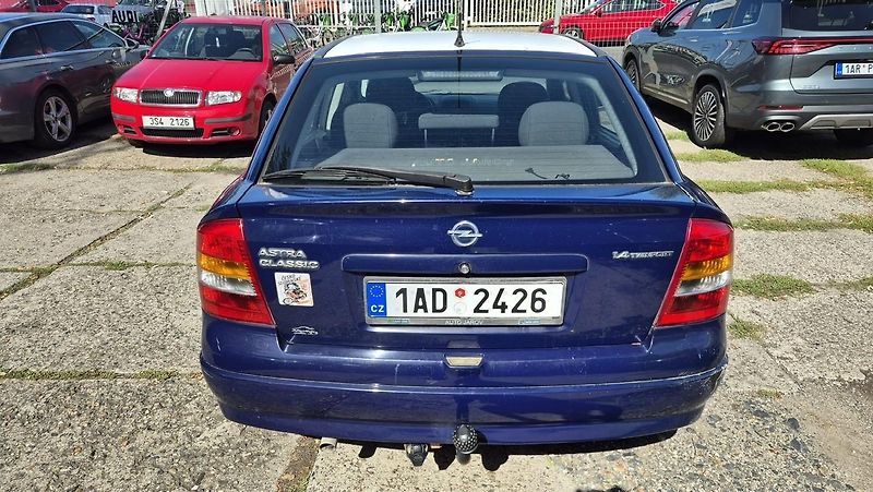 Opel Astra (2005) - fotka 4 z 12
