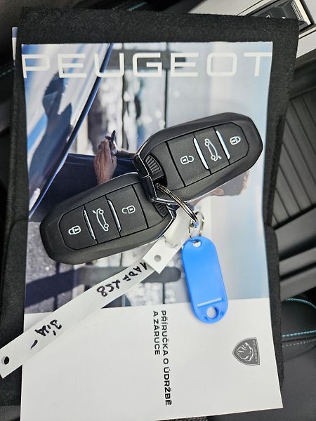 Peugeot 308 (2024) SW 1.2PT 130 ALLURE EAT8  - fotka 29 z 30