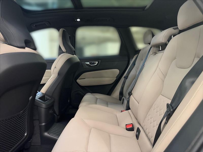 Volvo XC60 2,0 XC60T8 Ultra Dark   0347 - fotka 11 z 16