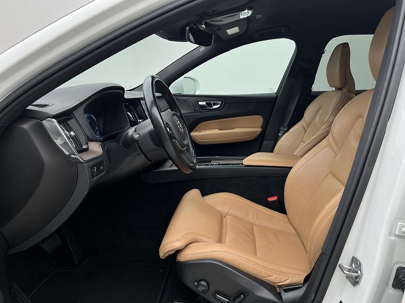 Volvo XC60 B4 AWD INSCRIPTION AUT 1.maj. - fotka 3 z 39