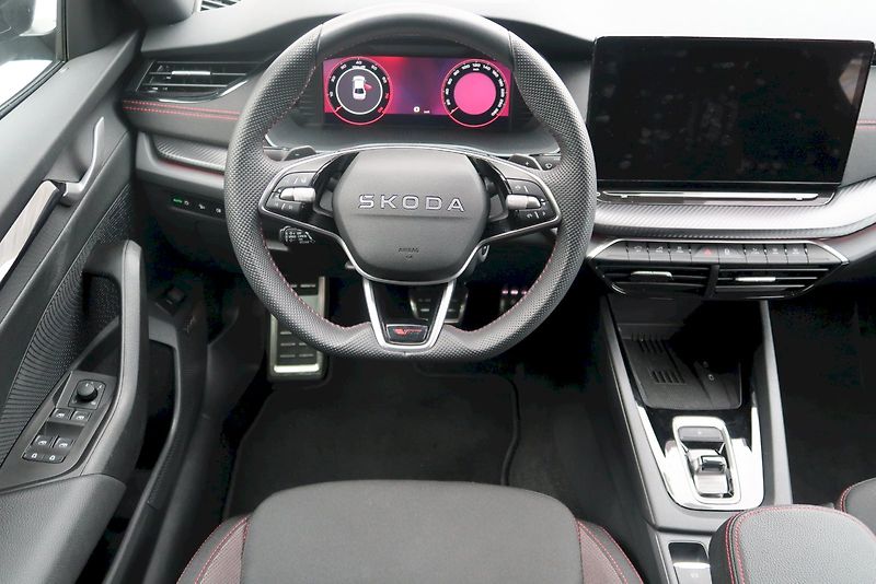 Škoda Octavia (2025) RS 2,0 TSI 195 kW DSG - fotka 24 z 30