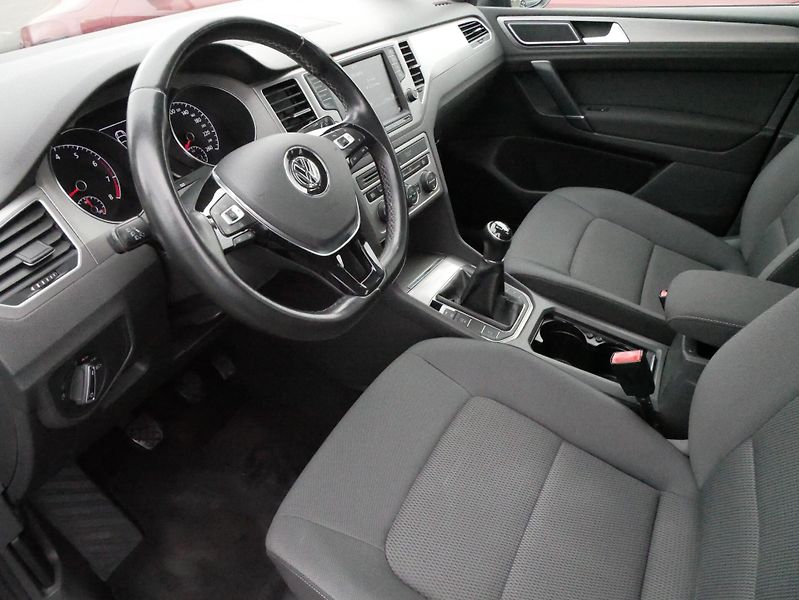 Volkswagen Golf Sportsvan - fotka 15 z 28