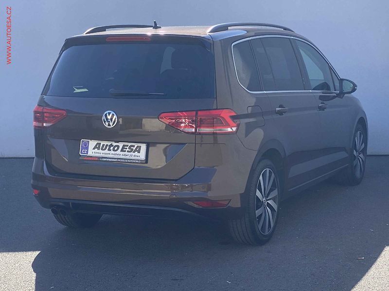 Volkswagen Touran (2015) 1.4 TSi, Highline, DSG, LED - fotka 3 z 18