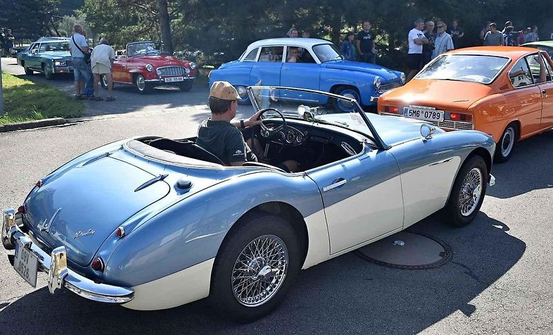 Již 18. ročník Veterán Rallye z lázní do lázní s podtitulem na pohodu, odstartovala v neděli ráno ze Skalky. 13.8. 2023