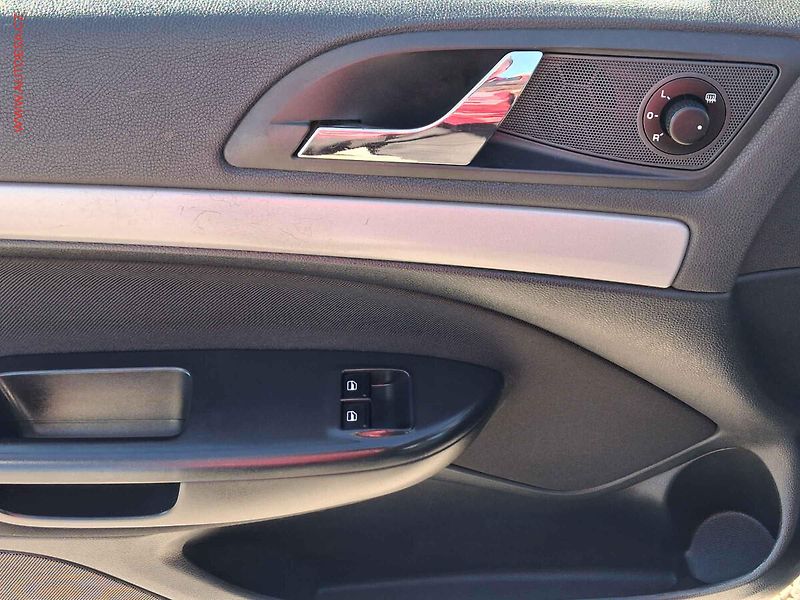 Škoda Octavia (2012) 1.4 TSi, 1.maj,ČR - fotka 11 z 17