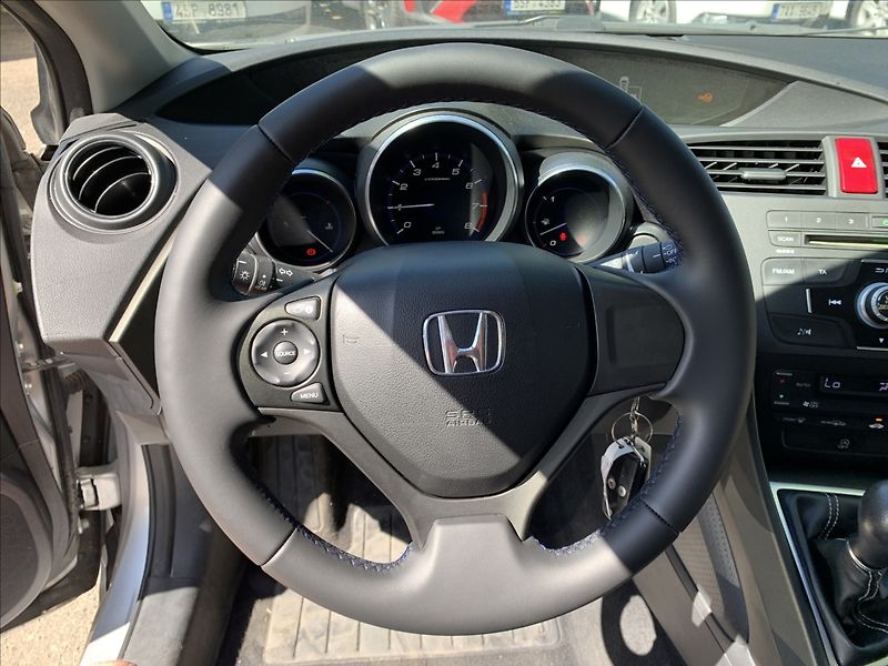 Honda Civic 1,3 i,ČR - fotka 9 z 16