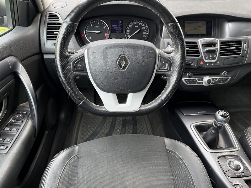 Renault Laguna 2,0dCi TAŽNÉ - fotka 16 z 24