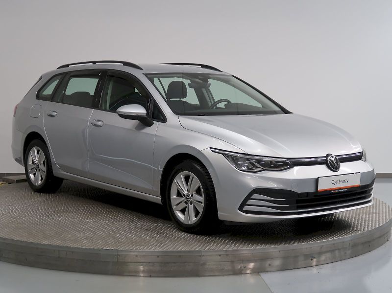 Volkswagen Golf (2021) LIFE 2.0TDI 85KW - fotka 6 z 38