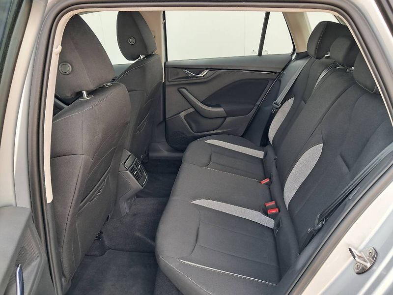 Škoda Kamiq (2025) SELECTION 1.0 TSI  / 85 kW M6 - fotka 18 z 24
