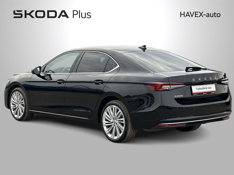 Škoda Superb (2024) 2.0 TSI 4x4 DSG L&K - fotka 44 z 45