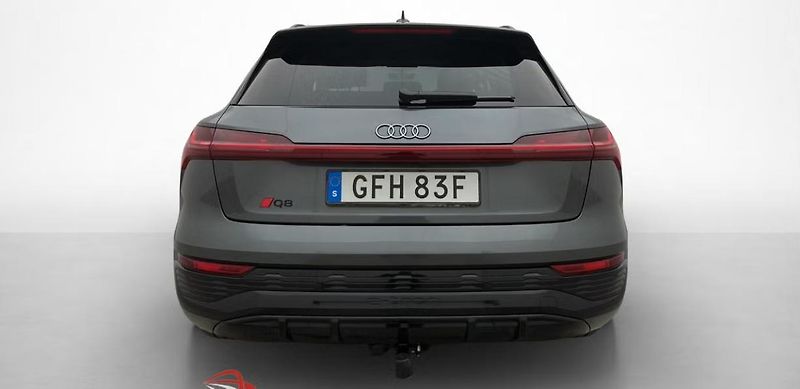 Audi Q8 e-tron 55 Q 360kam Vzduch Tažné Pano  - fotka 6 z 37