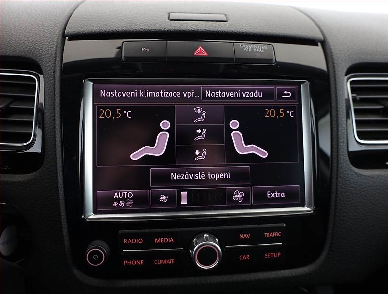 Volkswagen Touareg (2013) 3.0 TDI, 4X4, Automat - fotka 14 z 21