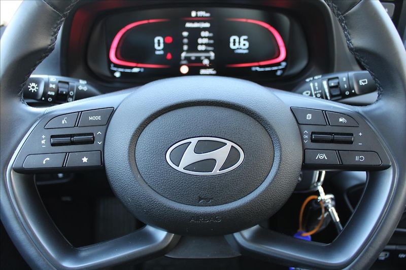 Hyundai i20 1,2 i  1MAJ,ZÁRUKA,DPH,25327KM - fotka 13 z 32