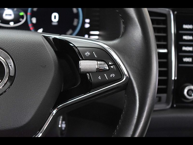 Škoda Kodiaq 2.0 TDI DSG*TAŽNÉ**DPH*ČR 1.M* - fotka 19 z 42