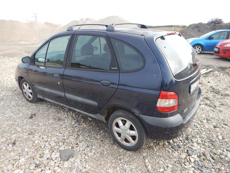Renault Scénic 1.6 i 79 kw - fotka 5 z 7