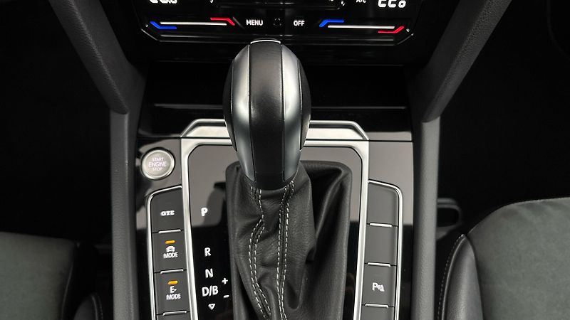 Volkswagen Arteon 1.4 TSI PHEV DSG R-Line Shooti - fotka 25 z 32