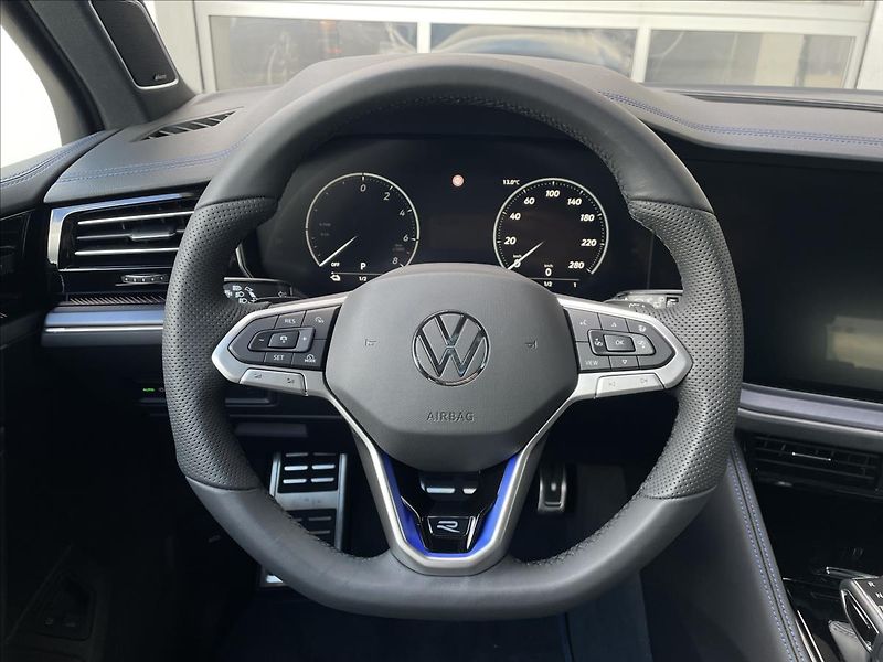 Volkswagen Touareg (2025) 3,0 TSI 340 kW eHybrid  R - fotka 12 z 16
