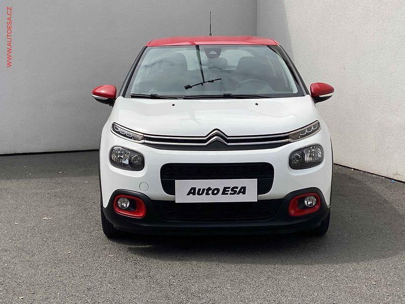 Citroën C3 (2020) 1.2PT, Feel, navi - fotka 2 z 17
