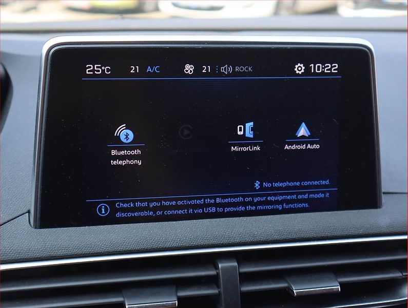 Peugeot 3008 (2018) 1.6 BlueHDi, Automat - fotka 20 z 20