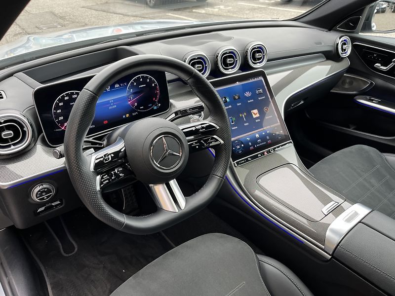 Mercedes-Benz Třídy C C-Třída 300 4MATIC AMG Line - fotka 10 z 21